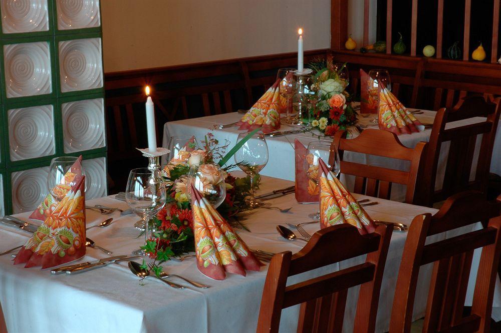 Hotel Zur Schonen Aussicht Feldkirchen-Westerham Kültér fotó