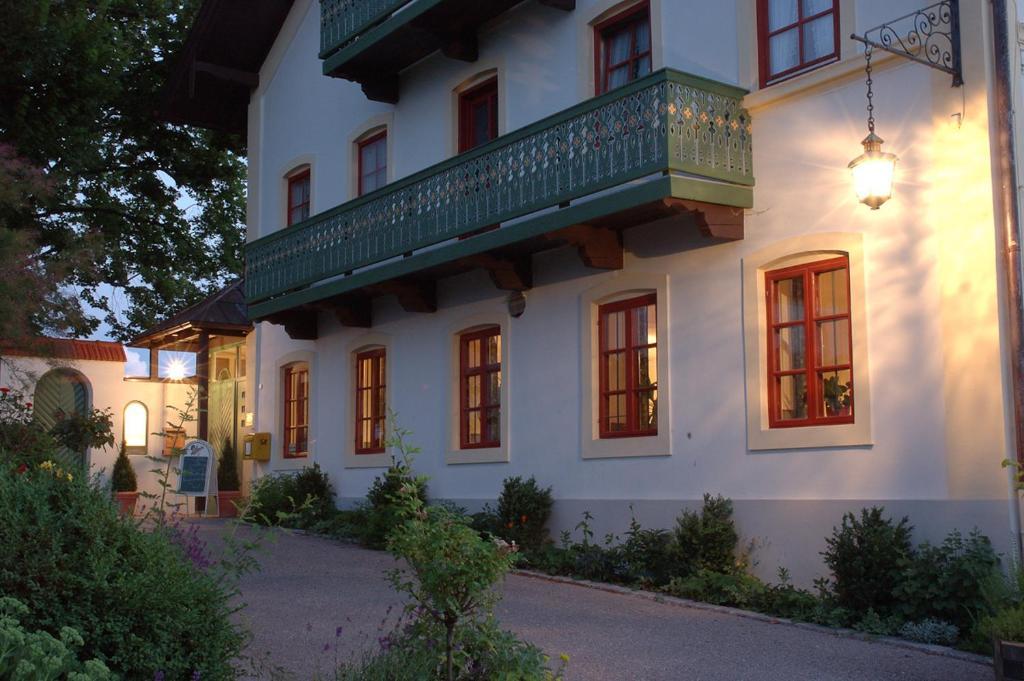 Hotel Zur Schonen Aussicht Feldkirchen-Westerham Kültér fotó