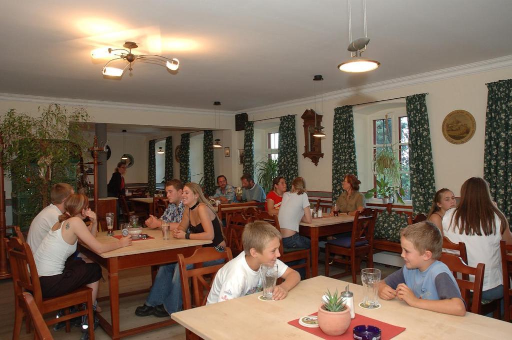 Hotel Zur Schonen Aussicht Feldkirchen-Westerham Kültér fotó